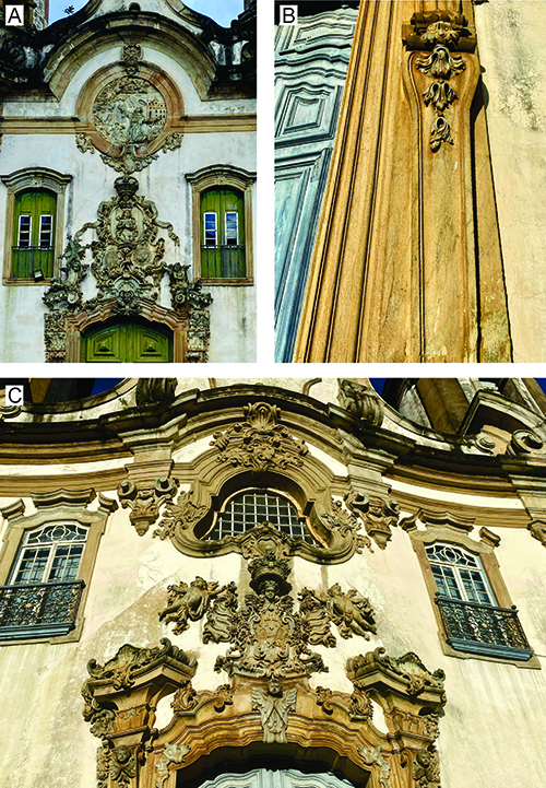 Fachadas barrocas con detalles ornamentales elaborados, ventanas con marcos decorativos y puertas de madera en tonos verdes y dorados.

Descripción generada con IA